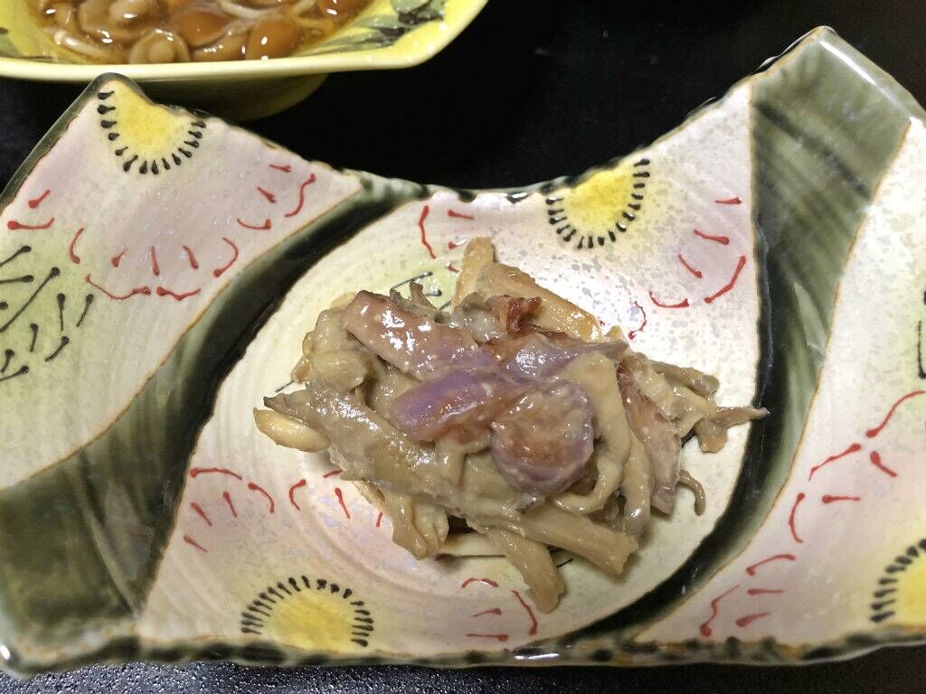 湯田川温泉 理太夫旅館 | アケビの皮のほろにが秋の小鉢は日本酒にお似合いです♪