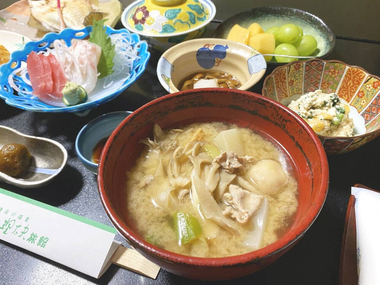 湯田川温泉 理太夫旅館 | キノコたっぷり庄内風の芋煮汁