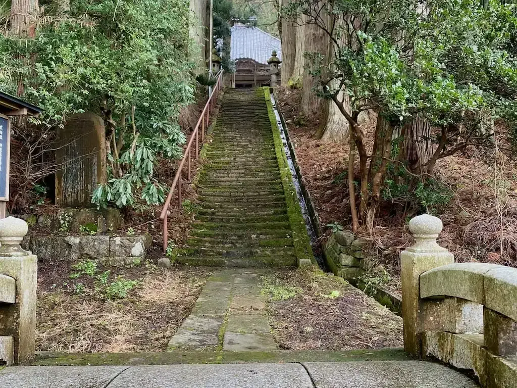 湯田川温泉 理太夫旅館 | 湯田川まち歩き-由豆佐売神社